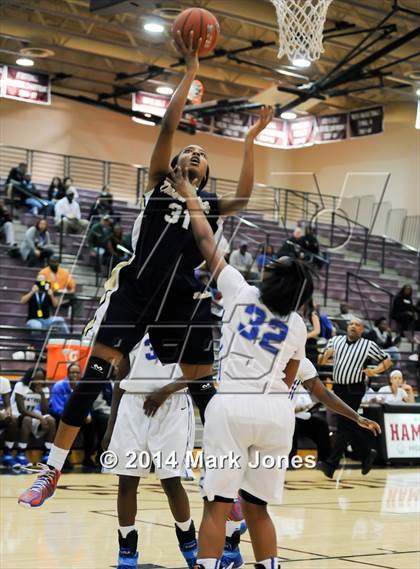 Thumbnail 1 in Desert Vista vs. Dillard (Nike Tournament of Champions) photogallery.