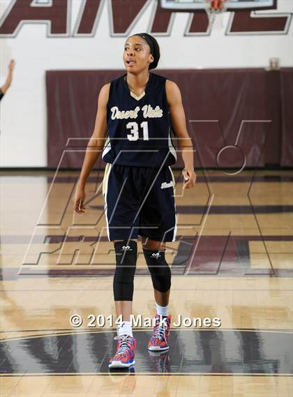 Thumbnail 2 in Desert Vista vs. Dillard (Nike Tournament of Champions) photogallery.