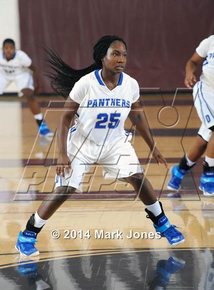 Thumbnail 3 in Desert Vista vs. Dillard (Nike Tournament of Champions) photogallery.