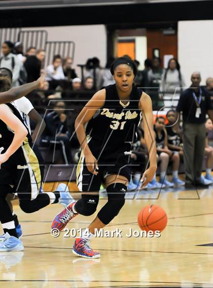 Thumbnail 2 in Desert Vista vs. Dillard (Nike Tournament of Champions) photogallery.