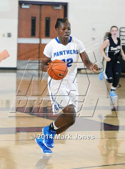 Thumbnail 1 in Desert Vista vs. Dillard (Nike Tournament of Champions) photogallery.