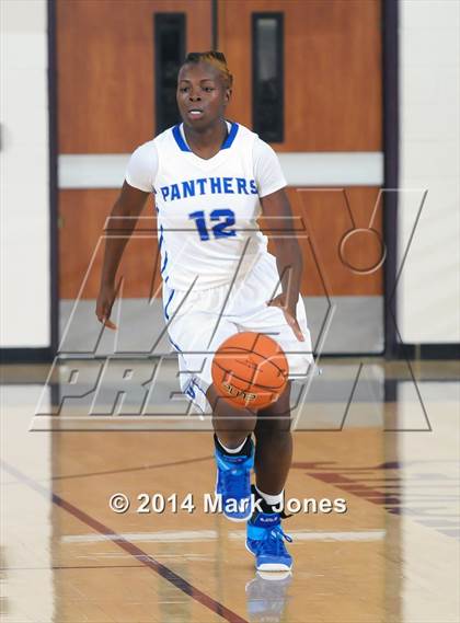 Thumbnail 3 in Desert Vista vs. Dillard (Nike Tournament of Champions) photogallery.