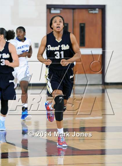 Thumbnail 1 in Desert Vista vs. Dillard (Nike Tournament of Champions) photogallery.