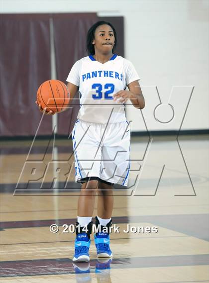 Thumbnail 3 in Desert Vista vs. Dillard (Nike Tournament of Champions) photogallery.