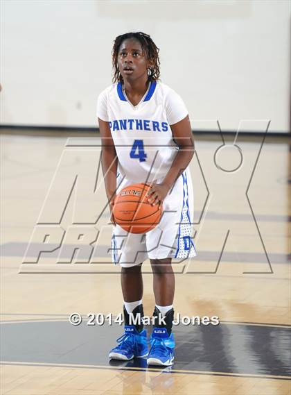 Thumbnail 3 in Desert Vista vs. Dillard (Nike Tournament of Champions) photogallery.