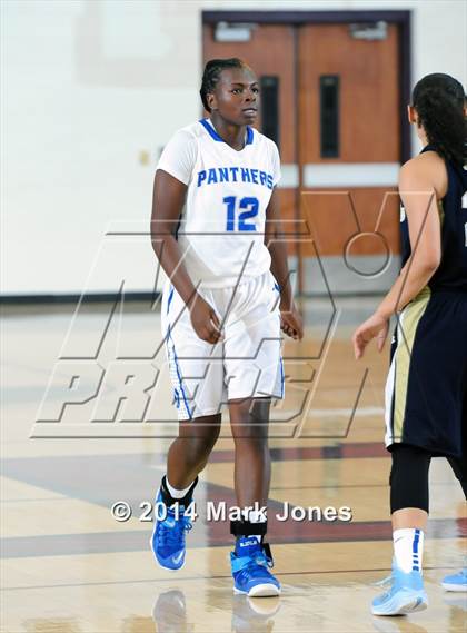 Thumbnail 2 in Desert Vista vs. Dillard (Nike Tournament of Champions) photogallery.