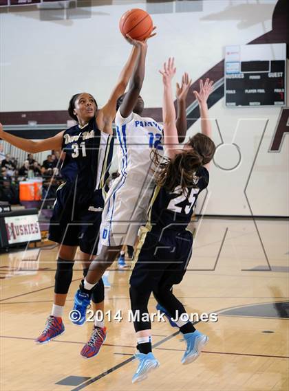 Thumbnail 1 in Desert Vista vs. Dillard (Nike Tournament of Champions) photogallery.