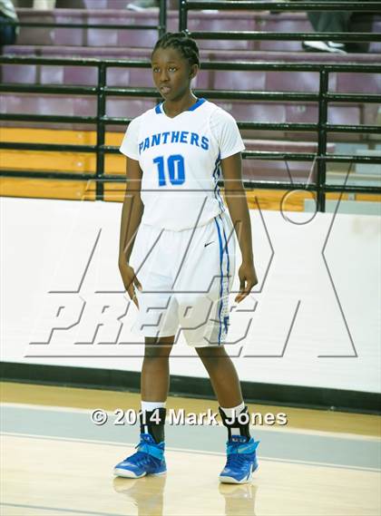 Thumbnail 2 in Desert Vista vs. Dillard (Nike Tournament of Champions) photogallery.