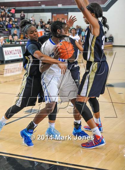 Thumbnail 1 in Desert Vista vs. Dillard (Nike Tournament of Champions) photogallery.