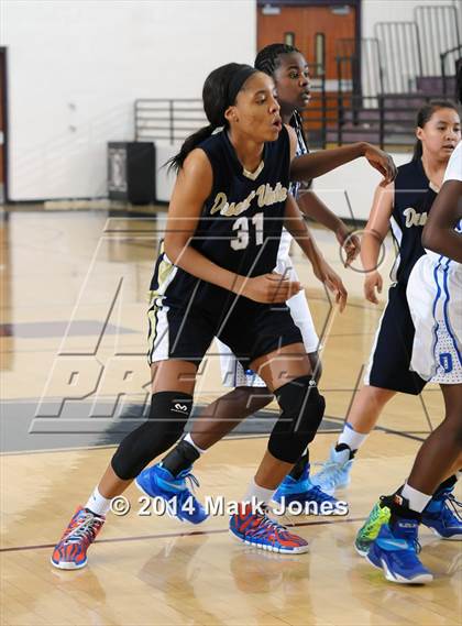 Thumbnail 3 in Desert Vista vs. Dillard (Nike Tournament of Champions) photogallery.