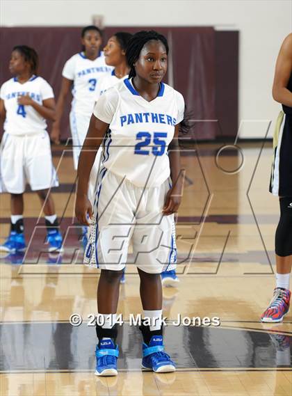 Thumbnail 3 in Desert Vista vs. Dillard (Nike Tournament of Champions) photogallery.