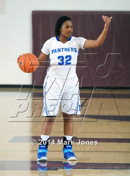 Thumbnail 3 in Desert Vista vs. Dillard (Nike Tournament of Champions) photogallery.