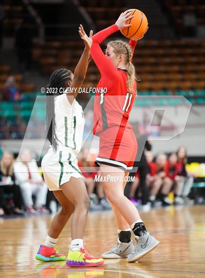 Thumbnail 2 in Glenwood Springs vs George Washington (CHSAA 5A Great 8) photogallery.