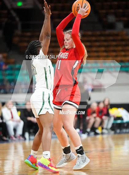 Thumbnail 3 in Glenwood Springs vs George Washington (CHSAA 5A Great 8) photogallery.