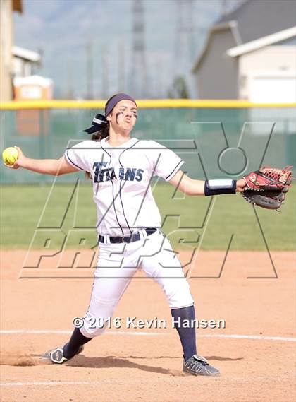 Thumbnail 2 in Sky View @ Syracuse (UHSAA 2nd Round) photogallery.