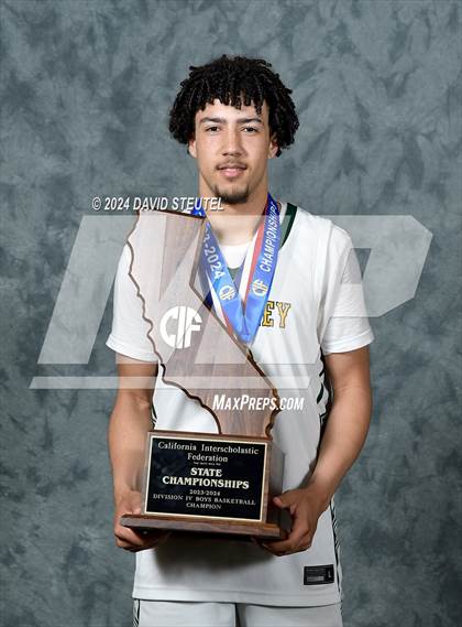 Thumbnail 2 in Monterey (CIF State D4 Awards) photogallery.