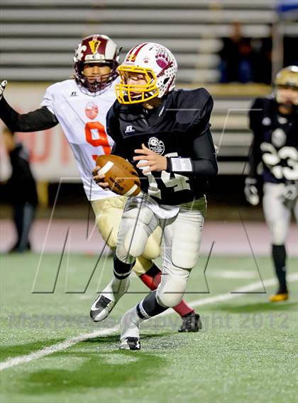 Thumbnail 2 in Sacramento All City Football Classic  photogallery.
