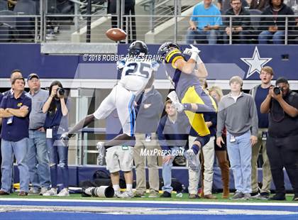 Thumbnail 1 in Highland Park vs. Shadow Creek (UIL 5A Division 1 Championship) photogallery.
