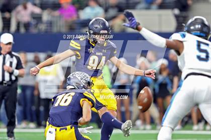 Thumbnail 2 in Highland Park vs. Shadow Creek (UIL 5A Division 1 Championship) photogallery.