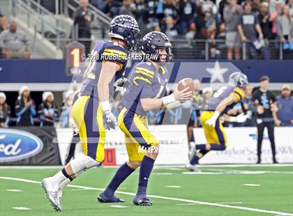 Thumbnail 2 in Highland Park vs. Shadow Creek (UIL 5A Division 1 Championship) photogallery.