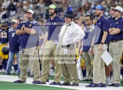Thumbnail 3 in Highland Park vs. Shadow Creek (UIL 5A Division 1 Championship) photogallery.