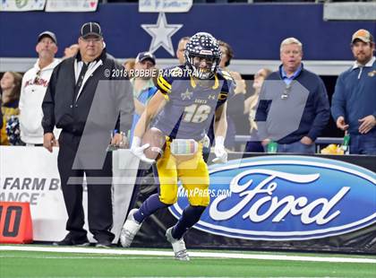 Thumbnail 3 in Highland Park vs. Shadow Creek (UIL 5A Division 1 Championship) photogallery.