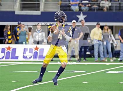 Thumbnail 1 in Highland Park vs. Shadow Creek (UIL 5A Division 1 Championship) photogallery.
