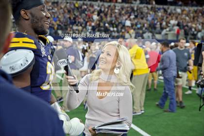 Thumbnail 1 in Highland Park vs. Shadow Creek (UIL 5A Division 1 Championship) photogallery.