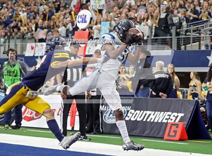 Thumbnail 3 in Highland Park vs. Shadow Creek (UIL 5A Division 1 Championship) photogallery.