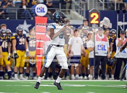 Thumbnail 1 in Highland Park vs. Shadow Creek (UIL 5A Division 1 Championship) photogallery.