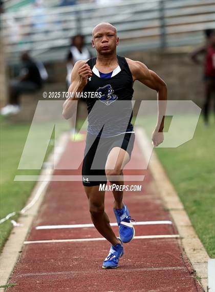 Thumbnail 1 in NCISAA D1 Championship (Long Jump) photogallery.