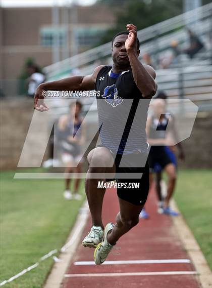 Thumbnail 1 in NCISAA D1 Championship (Long Jump) photogallery.