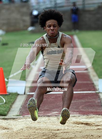 Thumbnail 2 in NCISAA D1 Championship (Long Jump) photogallery.