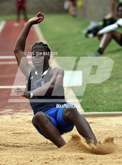 Thumbnail 2 in NCISAA D1 Championship (Long Jump) photogallery.