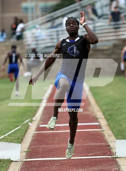 Thumbnail 2 in NCISAA D1 Championship (Long Jump) photogallery.