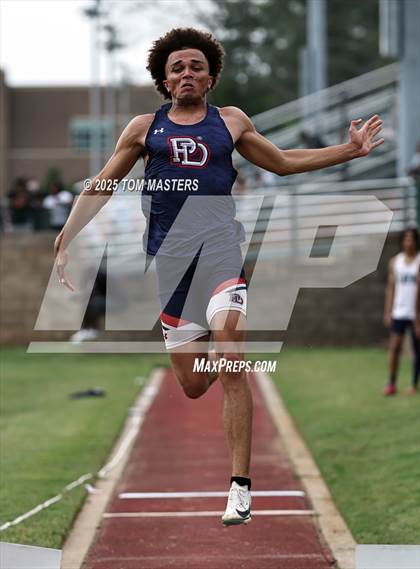 Thumbnail 2 in NCISAA D1 Championship (Long Jump) photogallery.