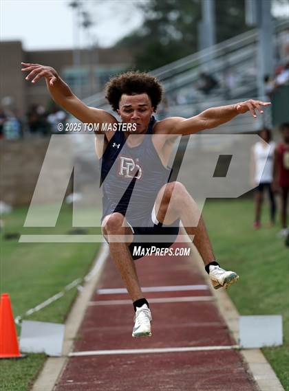 Thumbnail 2 in NCISAA D1 Championship (Long Jump) photogallery.