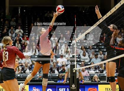 Thumbnail 2 in Iola vs. Schulenburg (UIL 2A Volleyball Semi-Final) photogallery.