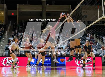 Thumbnail 2 in Iola vs. Schulenburg (UIL 2A Volleyball Semi-Final) photogallery.
