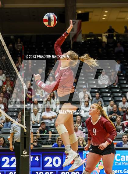 Thumbnail 2 in Iola vs. Schulenburg (UIL 2A Volleyball Semi-Final) photogallery.