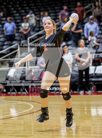 Thumbnail 3 in Iola vs. Schulenburg (UIL 2A Volleyball Semi-Final) photogallery.