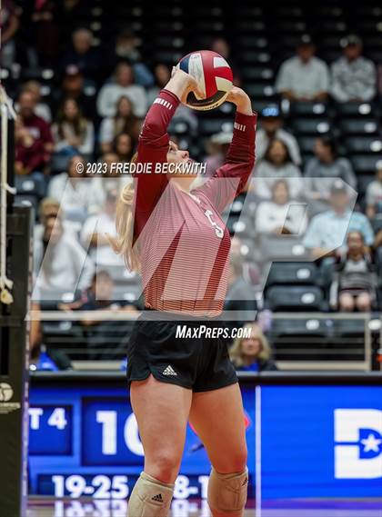 Thumbnail 3 in Iola vs. Schulenburg (UIL 2A Volleyball Semi-Final) photogallery.