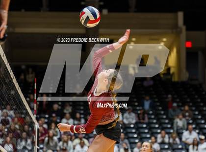 Thumbnail 2 in Iola vs. Schulenburg (UIL 2A Volleyball Semi-Final) photogallery.