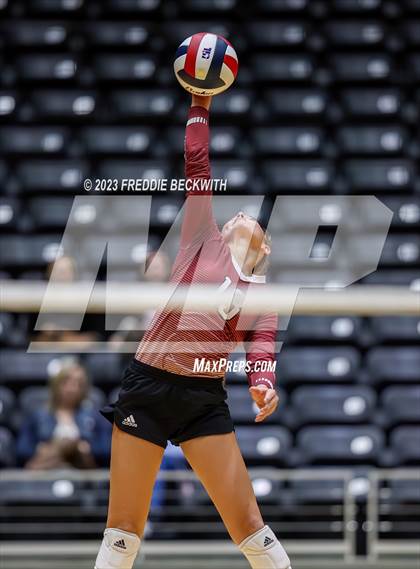 Thumbnail 1 in Iola vs. Schulenburg (UIL 2A Volleyball Semi-Final) photogallery.