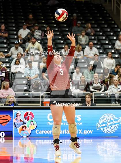 Thumbnail 3 in Iola vs. Schulenburg (UIL 2A Volleyball Semi-Final) photogallery.