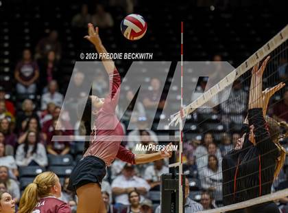 Thumbnail 2 in Iola vs. Schulenburg (UIL 2A Volleyball Semi-Final) photogallery.