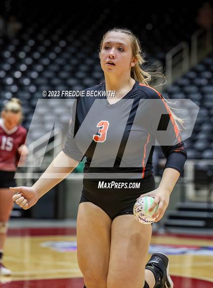 Thumbnail 1 in Iola vs. Schulenburg (UIL 2A Volleyball Semi-Final) photogallery.