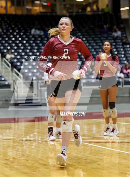 Thumbnail 3 in Iola vs. Schulenburg (UIL 2A Volleyball Semi-Final) photogallery.
