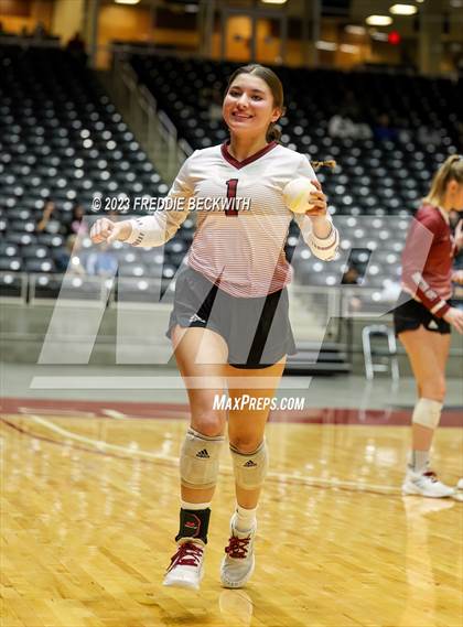 Thumbnail 3 in Iola vs. Schulenburg (UIL 2A Volleyball Semi-Final) photogallery.