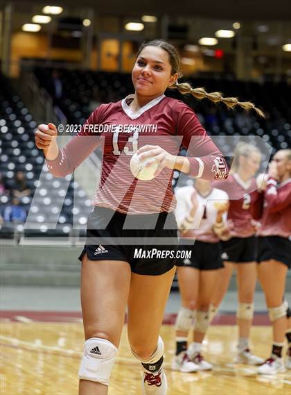 Thumbnail 1 in Iola vs. Schulenburg (UIL 2A Volleyball Semi-Final) photogallery.